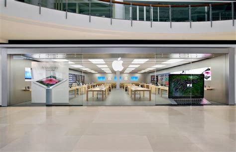 Visit Apple Store at Carindale